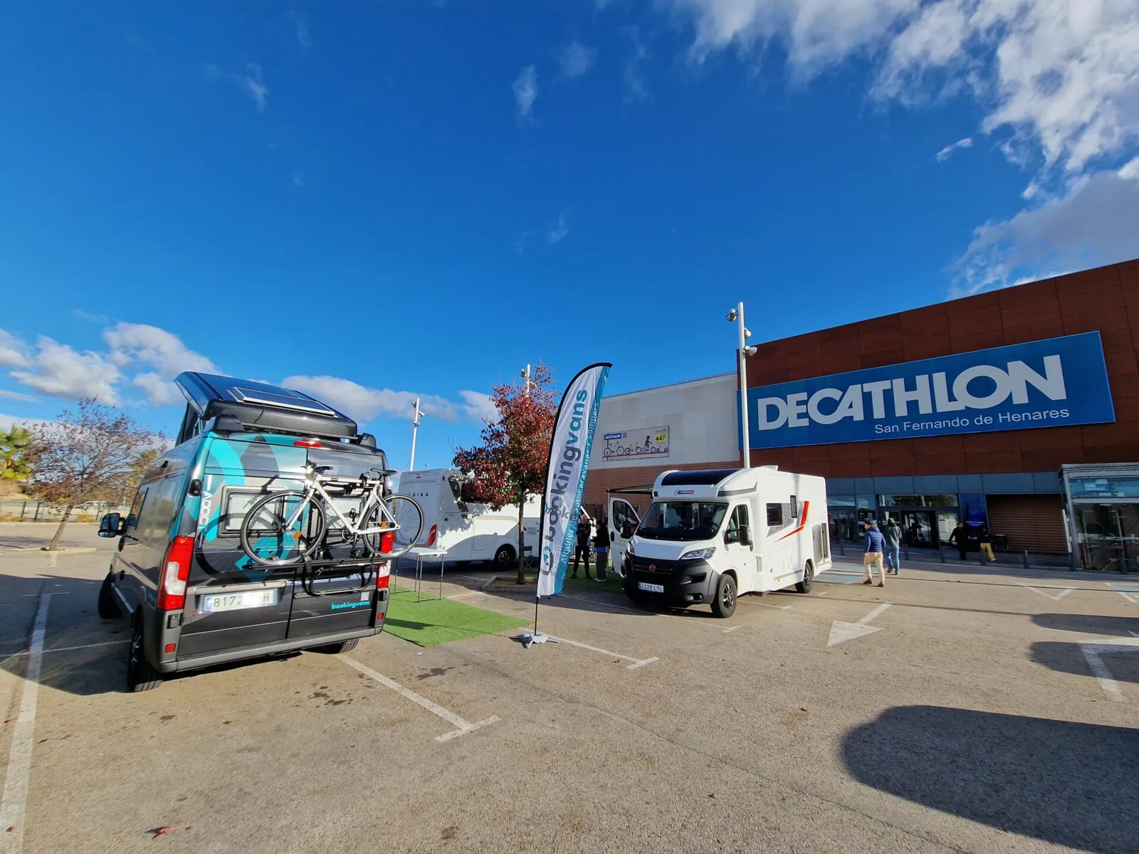 Evento de Bookingvans en Decathlon San Fernando