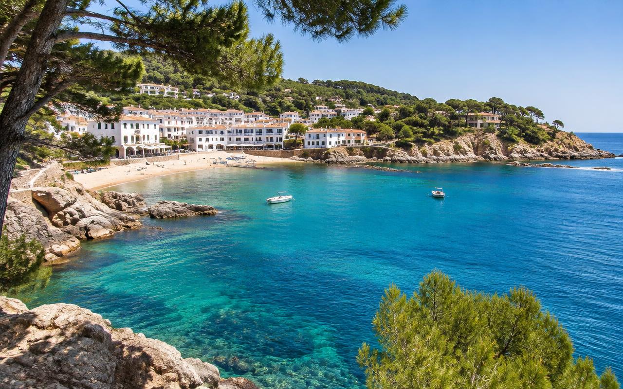 Costa Brava: calas, pueblos y Cap de Creus