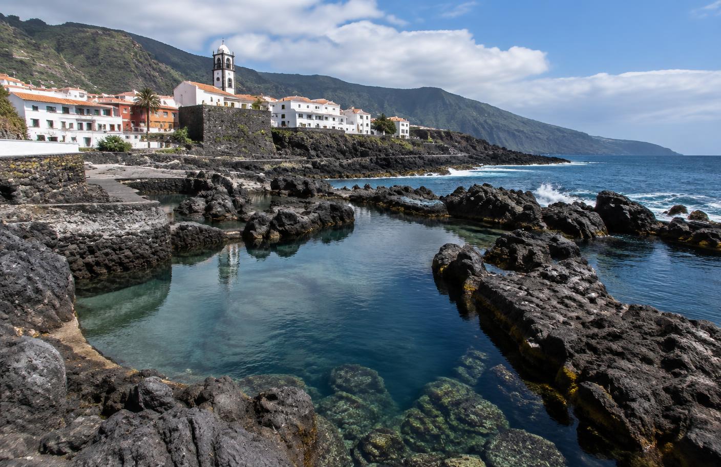 Piscinas naturales volcánicas y casco histórico de Garachico