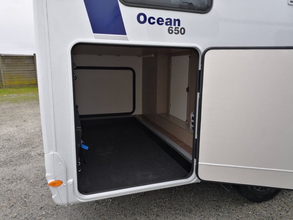 Garaje Blucamp Ocean 650